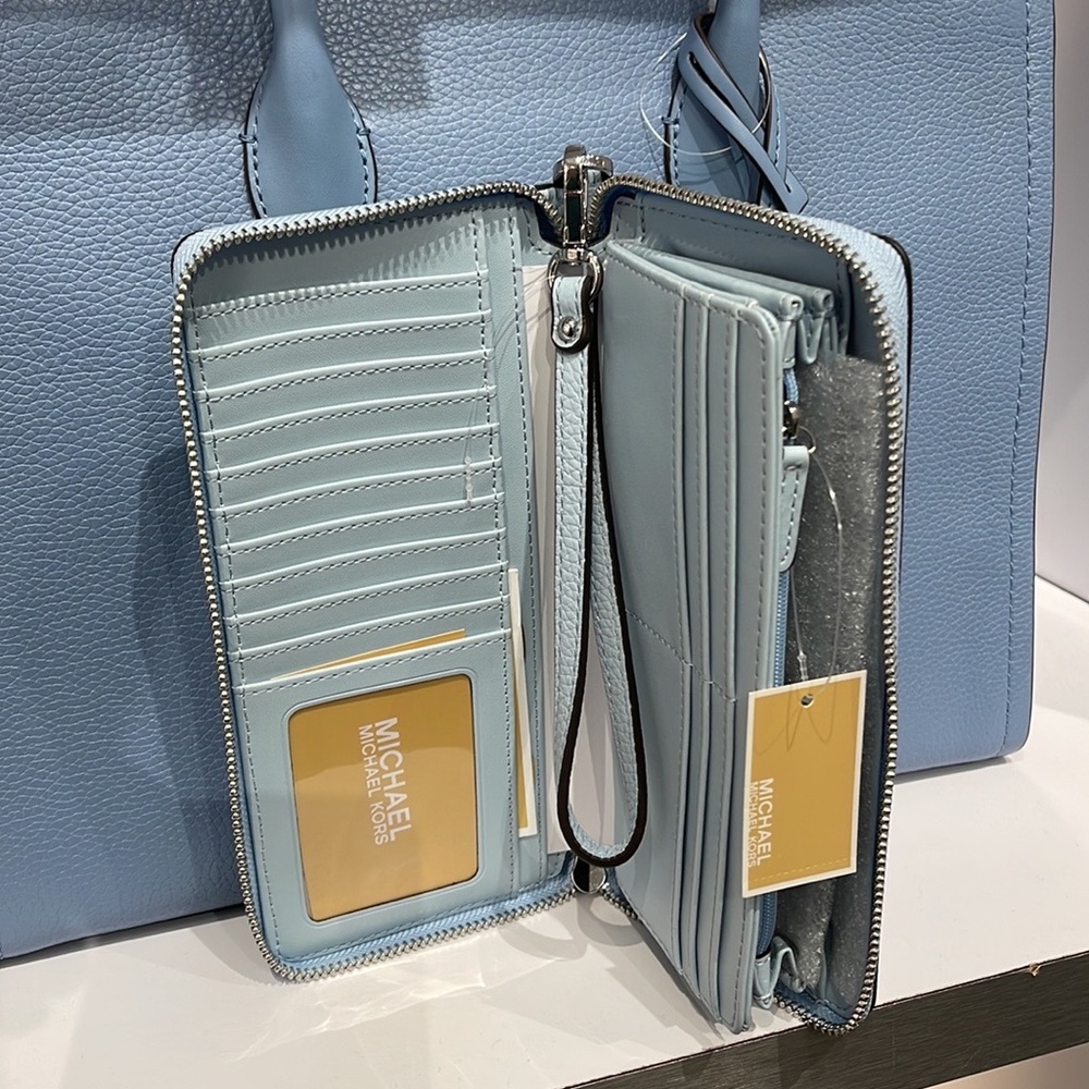 Brand New with Tag authentic Michael Kors Jet Set Travel Large Trvl CONTINENTAL - Picture 8 of 16